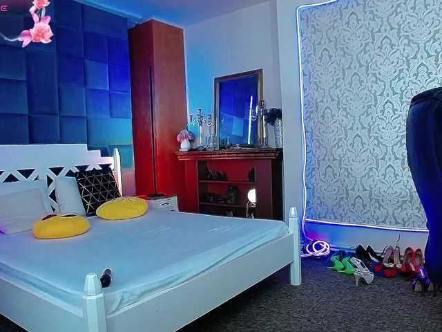 Miss-Kora live cam on BongaCams