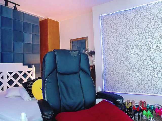 Miss-Kora live cam on BongaCams