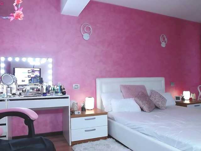 Miss-Kora, live now on BongaCams
