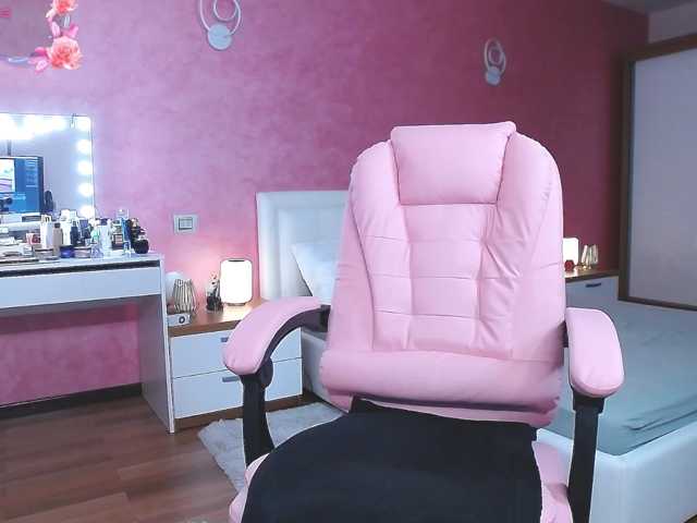 Miss-Kora, live now on BongaCams