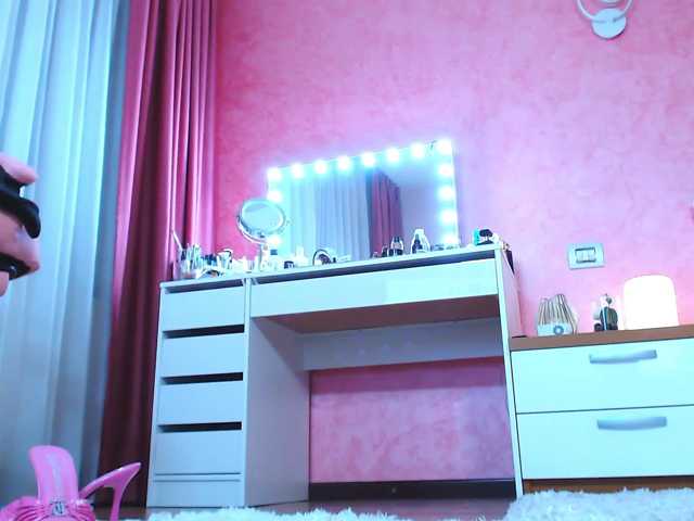 Miss-Kora, live now on BongaCams