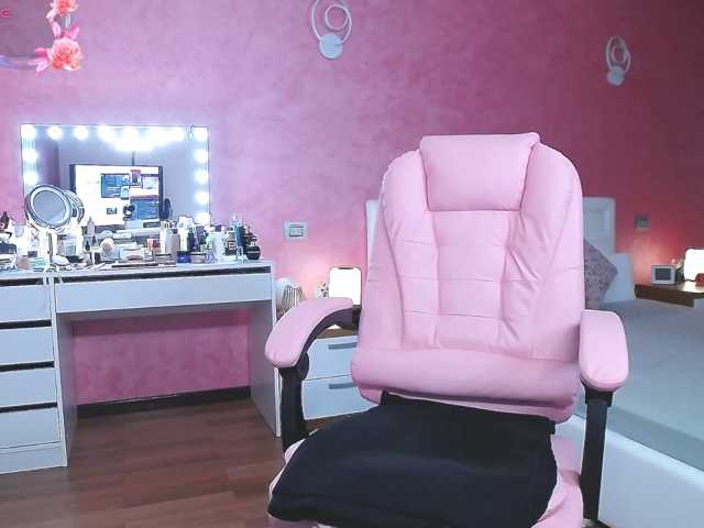Miss-Kora, en directo ahora en BongaCams