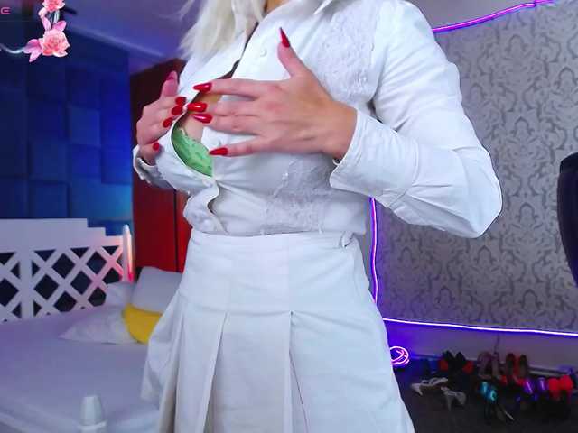 Miss-Kora live cam on BongaCams