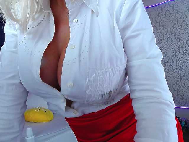 Miss-Kora live cam on BongaCams