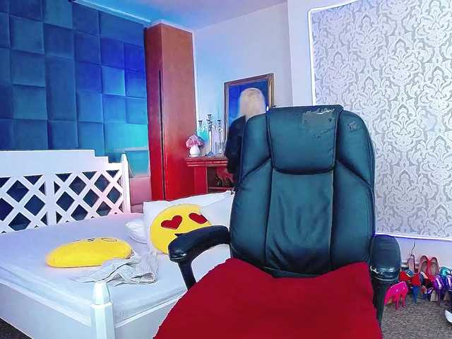Miss-Kora live webcam show