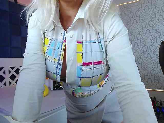 Miss-Kora webcam