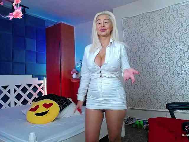Miss-Kora webcam