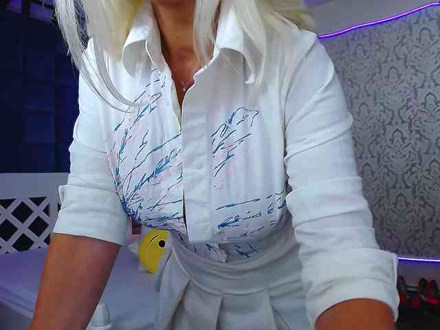 Miss-Kora webcam