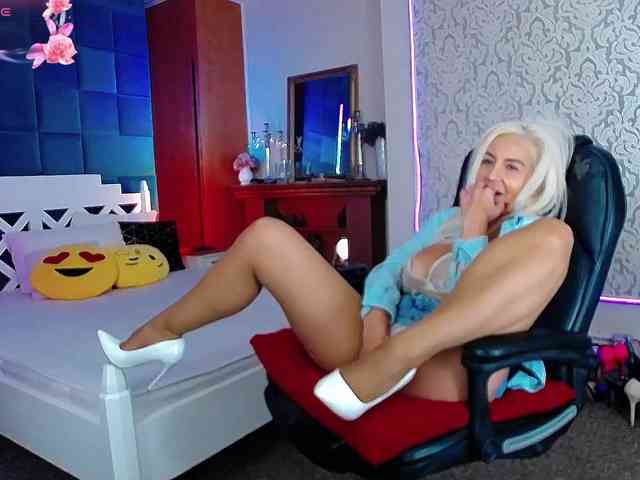 Miss-Kora webcam