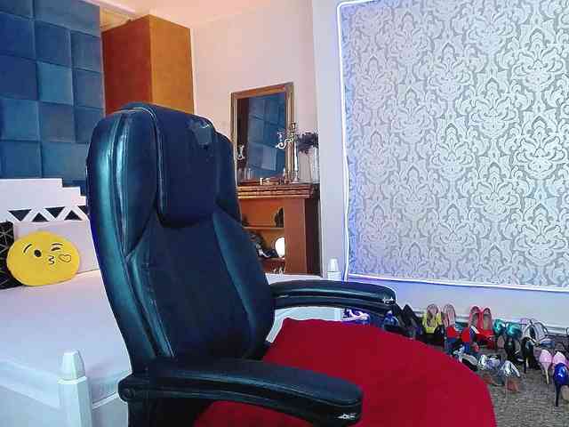 Miss-Kora webcam