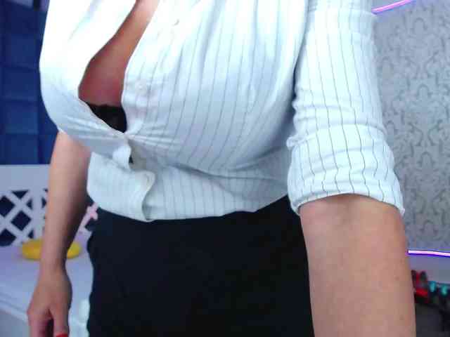 Miss-Kora webcam