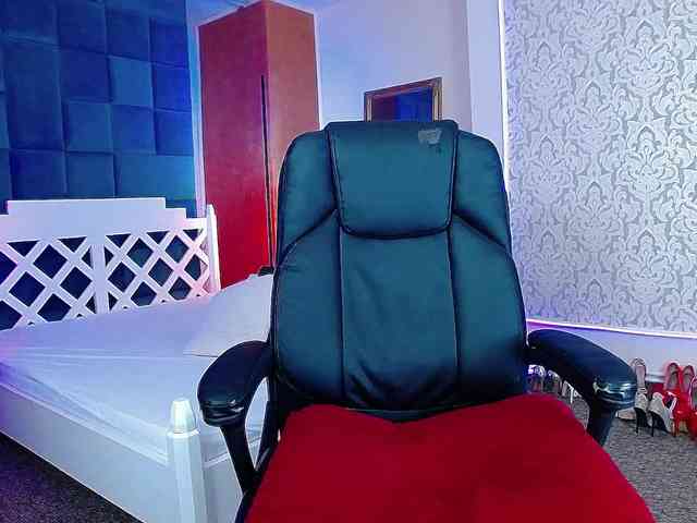 Miss-Kora webcam