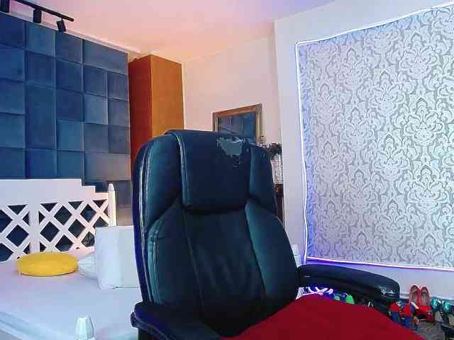Miss-Kora webcam