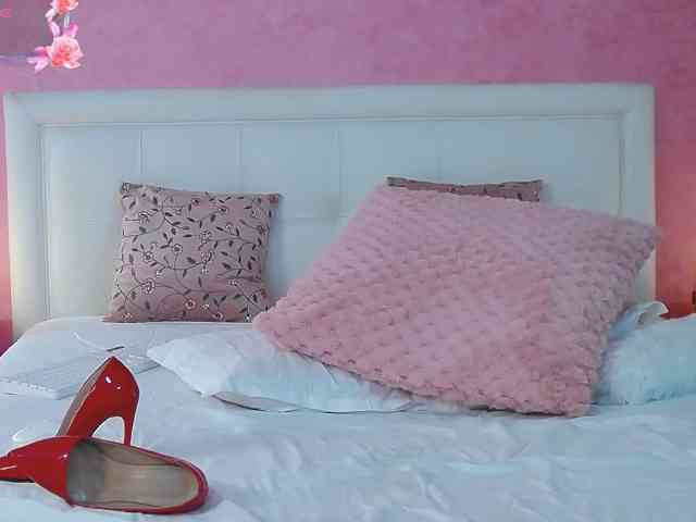 Miss-Kora webcam