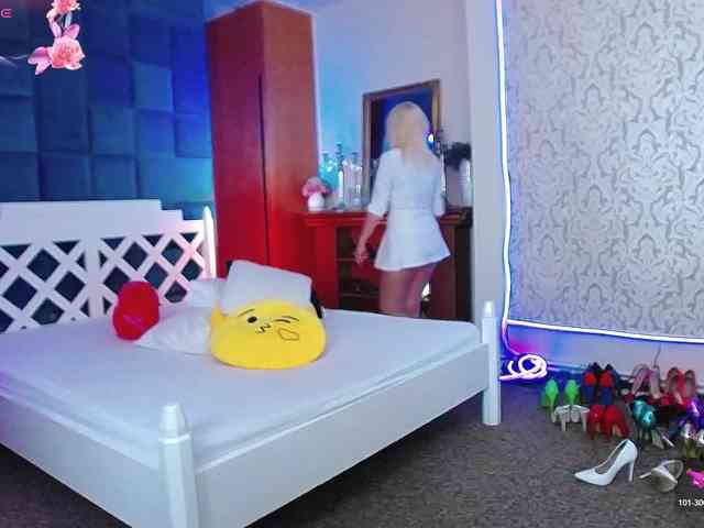 Miss-Kora webcam