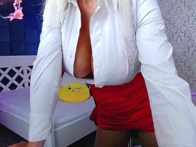 Miss-Kora webcam