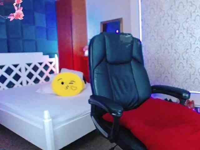 Miss-Kora webcam