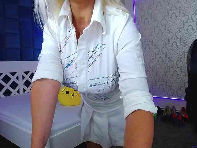 Miss-Kora webcam