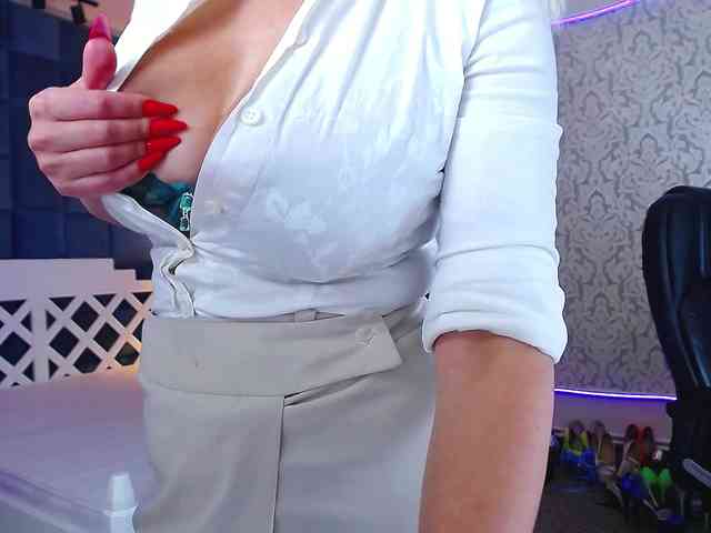 Miss-Kora webcam