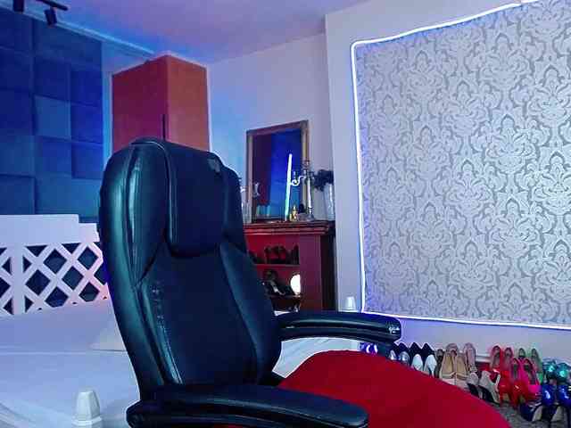 Miss-Kora webcam