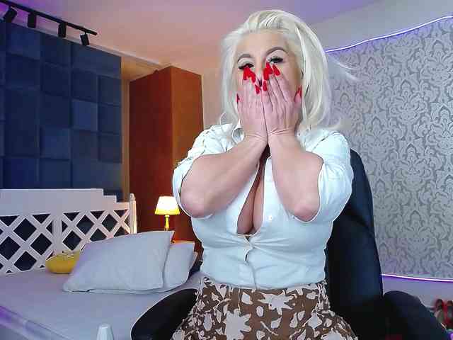 Miss-Kora webcam