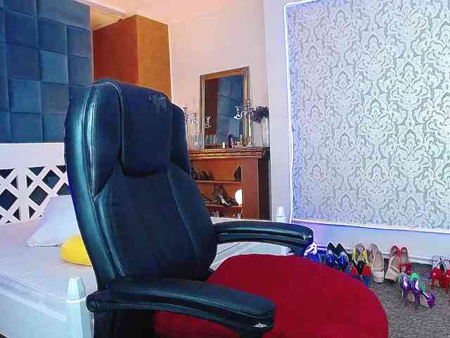 Miss-Kora webcam