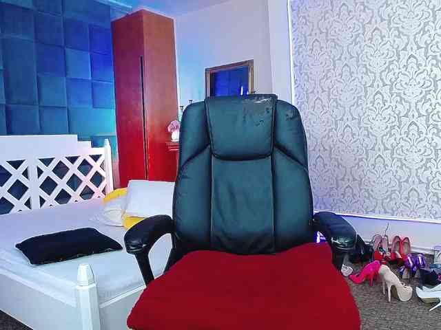Miss-Kora webcam