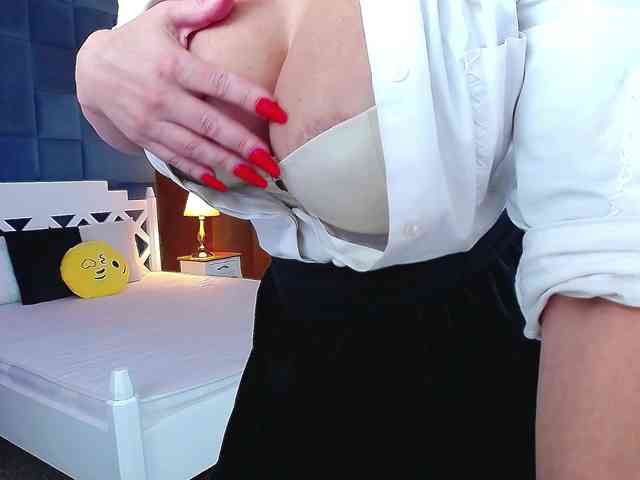 Miss-Kora webcam