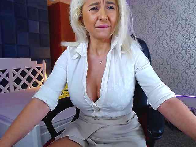 Miss-Kora webcam