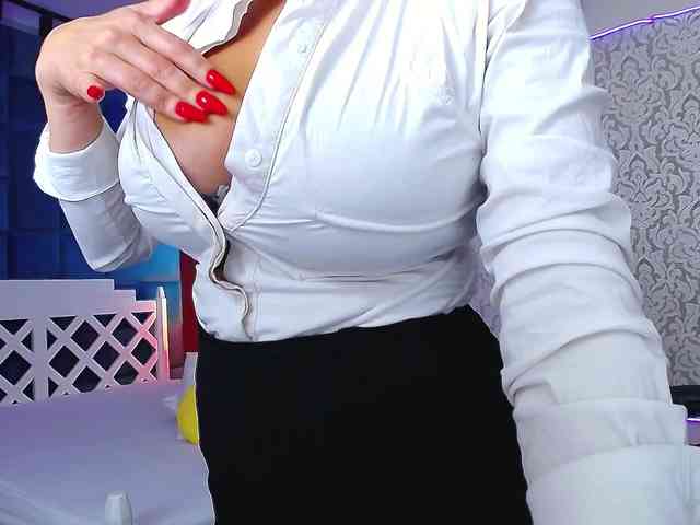 Miss-Kora webcam