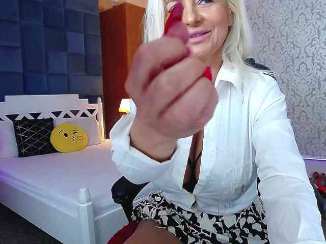 Miss-Kora webcam