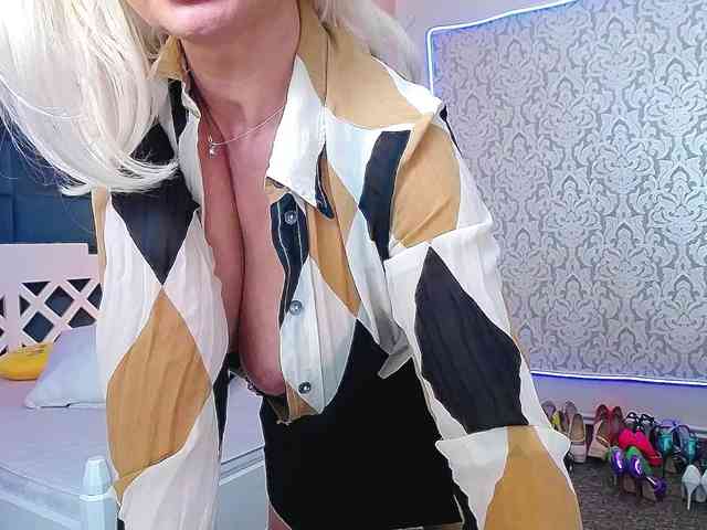 Miss-Kora webcam