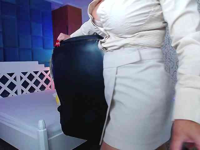 Miss-Kora webcam