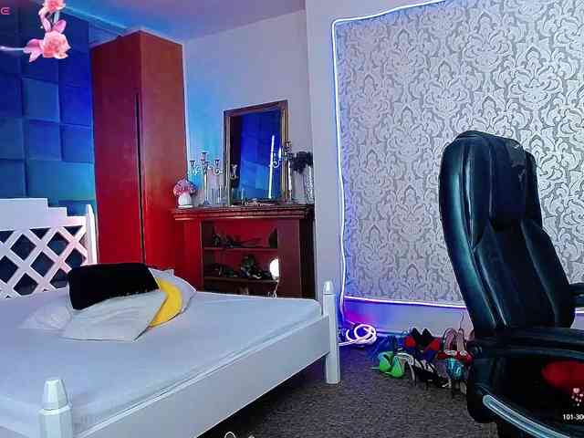 Miss-Kora webcam