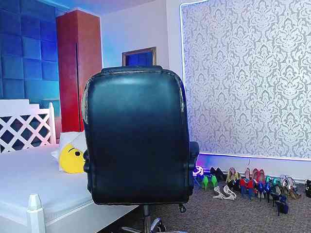 Miss-Kora webcam