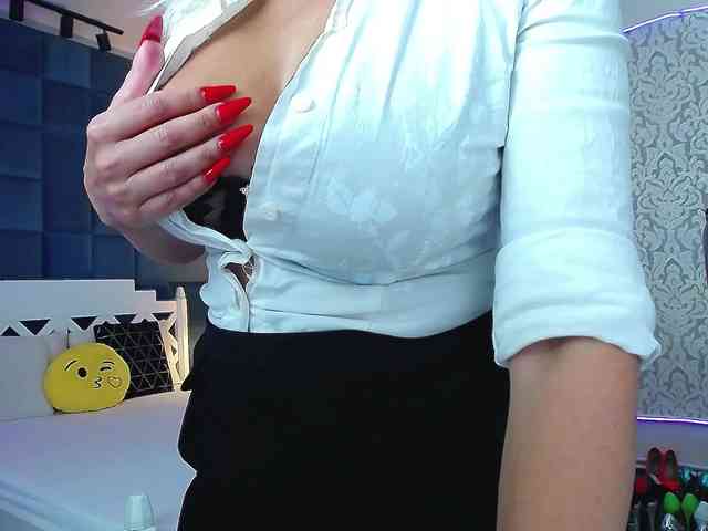 Miss-Kora webcam