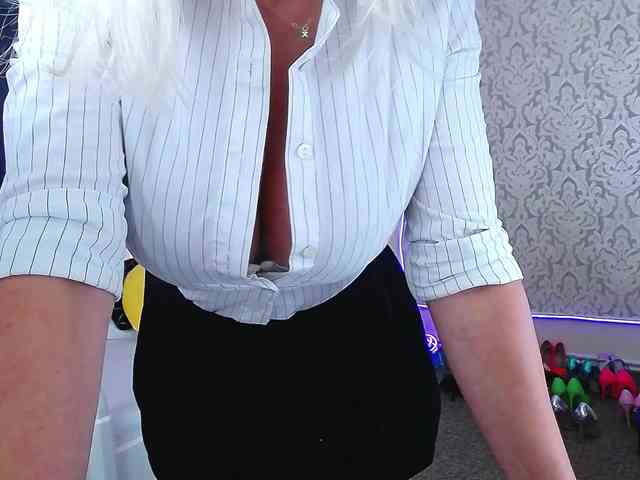 Miss-Kora webcam