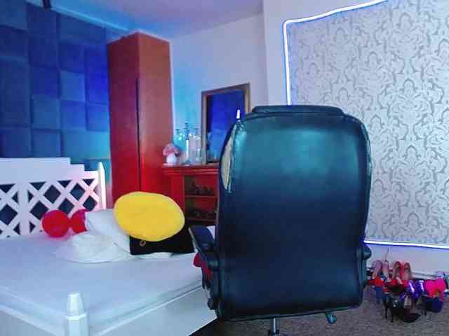 Miss-Kora webcam