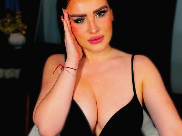 GreatBoobella live webcam show