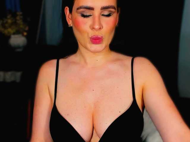 GreatBoobella live webcam show