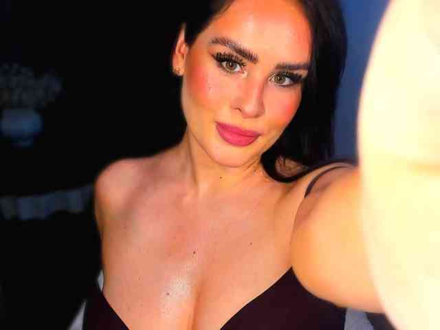 GreatBoobella webcam