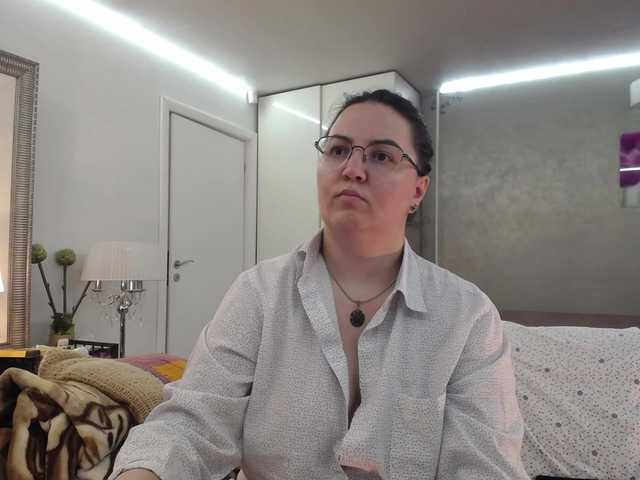 ILoveToFeelU live webcam show