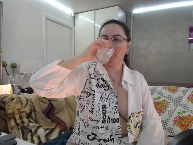 ILoveToFeelU live cam preview