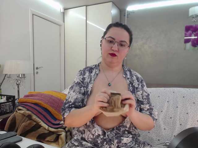 ILoveToFeelU live cam on BongaCams