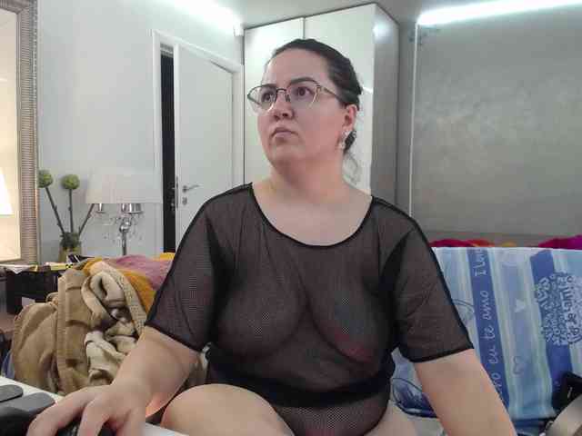 ILoveToFeelU webcam