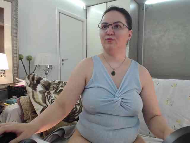 ILoveToFeelU webcam