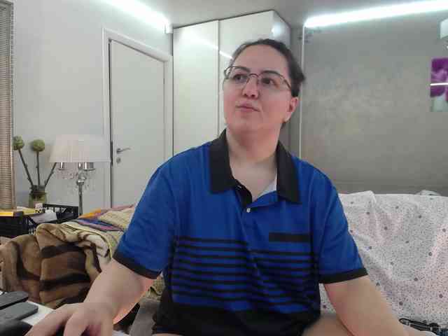 ILoveToFeelU webcam