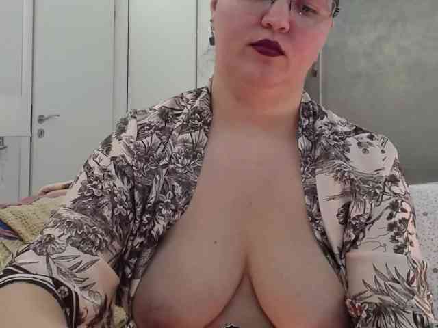 ILoveToFeelU webcam