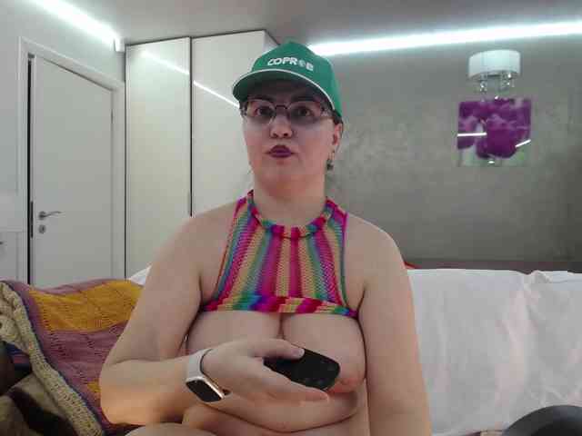 ILoveToFeelU webcam