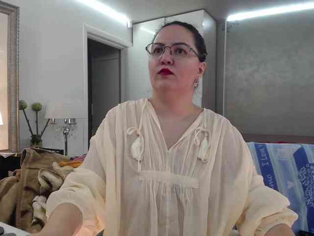 ILoveToFeelU webcam